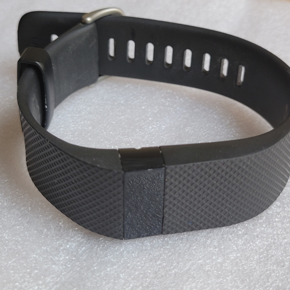 Fitbit Tracker - image 6